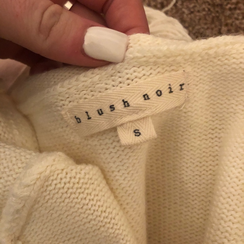 White distressed sweater - Picture 5 of 8